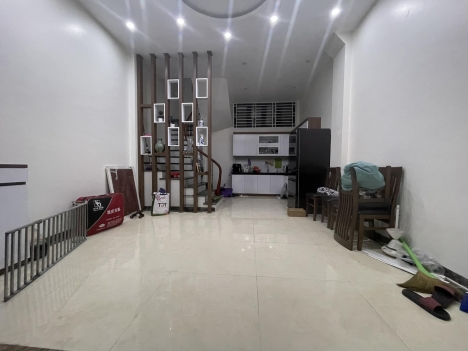 Ngõ 225 Quan Hoa Quận cầu Giấy, Nhà Cạnh Quán Tạp Hoá, 34m, 5T, MT3,2m, Nhỉnh 4 tỷ.