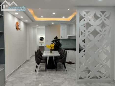 Bán Gấp nhà HXH Lê Quang Định 5X8m 5 Tầng BTCT chỉ 6.9 Tỷ TL