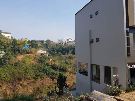 Cần tiền bán gấp đất rộng view đẹp thích hợp xây Homestay đường Khe Sanh 650m2 giá chỉ 17.6 tỷ