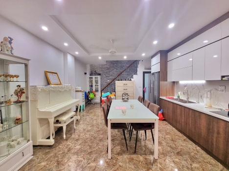 Bán GẤP nhà phố Nhân Hòa, nhỉnh 4 tỷ: NGÕ BA GÁC, SÁT CHỢ, AN NINH ĐỈNH