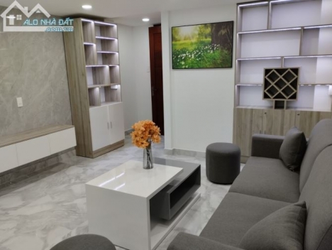 Bán Gấp nhà HXH Lê Quang Định 5X8m 5 Tầng BTCT chỉ 6.9 Tỷ TL