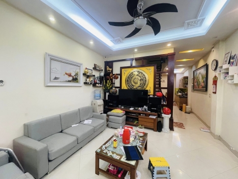 Đường Láng, gần phố, sát ô tô, 35m2, 4.35 tỷ