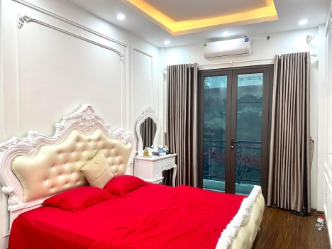 Bán nhà Nguyễn Chí Thanh - Đống Đa - Ô tô đỗ cửa, nhà 2 mặt ngõ - Giá 5.8 tỷ