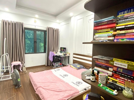 Bán nhà Nguyễn Chí Thanh - Đống Đa - Ô tô đỗ cửa, nhà 2 mặt ngõ - Giá 5.8 tỷ