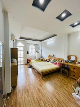 BÁN NHÀ  GẦN CHỢ PHẠM VĂN BẠCH, 4 TẦNG HẺM 5m, 71 m2,5 TỶ 2