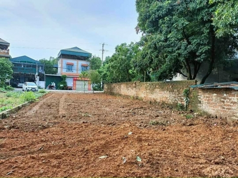 GIA ĐÌNH CẦN BÁN 200M MẶT TRỤC CHÍNH KINH DOANH TÂN XÃ, CÁCH HỒ 100M