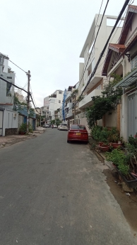 Cần tiền bán gấp nhà MTNB Lê Đại Hành P11 Q11
