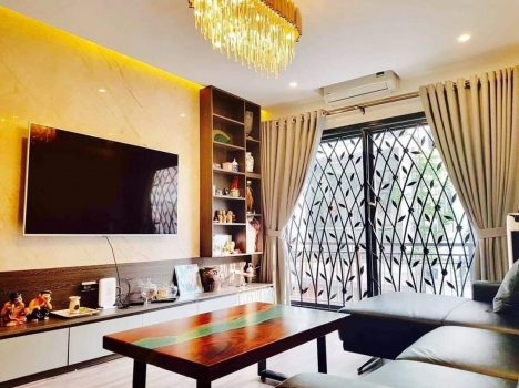 Nhà đẹp Ô TÔ đỗ cửa Đội Cấn 82m x 5 tầng, MT 6.5m, giá 16 tỷ.