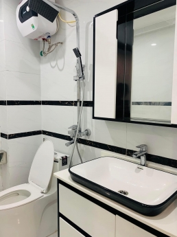 Nhà đẹp ở luôn phố Chùa Láng 42m2, 5.35 tỷ ( thương lượng mạnh )