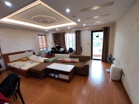 Ô TÔ ĐỖ, LÔ GÓC, Giảng Võ 99m x 5 tầng, MT 10m, giá 18 tỷ