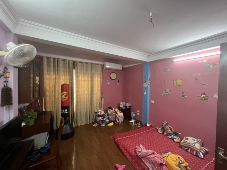 Nhà phố Nguyễn Văn Cừ, Vỉa hè, Kinh Doanh, Ô tô tránh đổ.