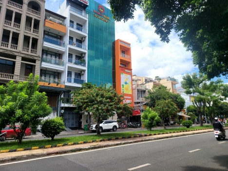 Bán nhà mặt tiền số 55 Lê Thúc Hoạch, 8x20, 5 lầu. Giá 40 tỷ thương lượng