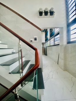 BÁN GẤP CHDV NGUYỄN HỮU CẢNH BÌNH THẠNH-81 M2  -4 TẦNG BTCT- DOANH THU 360 TR NHỈNH 8TỶ