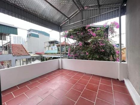 BÁN NHÀ PHỐ CÁT LINH: 48M2, 5 TẦNG, 4 NGỦ, MT 4.5M, Ô TÔ ĐỖ CỬA. HƠN 5 TỶ