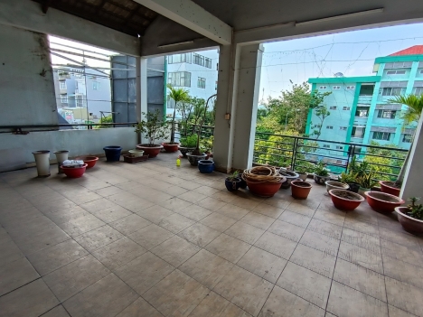 Bán nhà mặt tiền chợ Tân Hương - Tân Phú, DT 10 x 27, 3  tầng giá 45 tỷ.