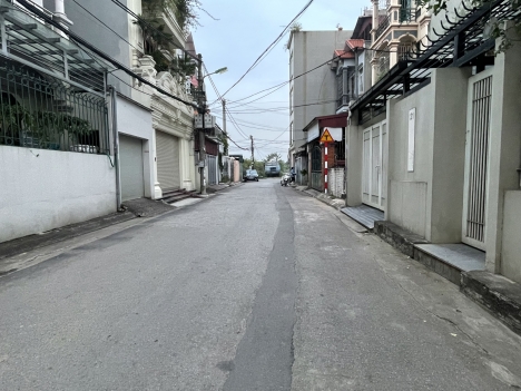 Đất phân lô Thạch Bàn, lô góc, ngõ xe tải 5 tấn đỗ cửa, 110m, 9.2 tỷ