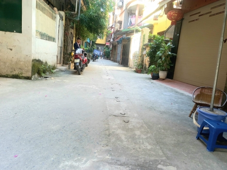 Mua nhà tặng vợ ngày lễ 70m2*3T Trần Khát Chân nhỉnh 3 tỷ