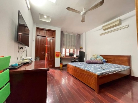 Chưa từng có, Láng Hạ,Mặt ngõ thông,Kinh Doanh,Thoáng trước sau,Sổ đẹp 40Mx3T 4,1 tỷ