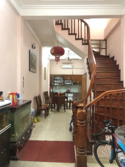 NHÀ PHÙNG CHÍ KIÊN - HOÀNG QUỐC VIỆT - CẦU GIẤY. PHÂN LÔ. Ô TÔ QUA. DT 42M. 5 TẦNG. 7,75 TỶ