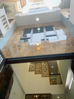 Bán nhà phố Bùi Xương Trạch, 40m2 mới xây 5 tầng, giá 5,2 tỷ