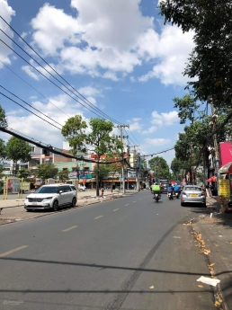 Bán nhà ngay vòng xoay Phạm Văn Đồng- 60m2 3 lầu 5,5T