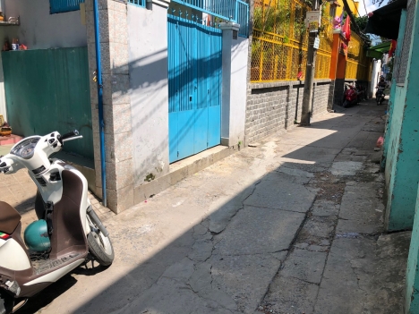 Bán nhà 1 lầu 1 sân thượng Đường Bình Đông P15 Q8