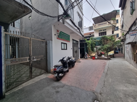 Nhà cực đẹp tại Mỹ Đình 35m2 4 tầng 4.15 tỷ - Sân trước nhà cực rộng