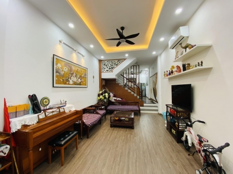 Mua nhà tặng vợ ngày lễ 70m2*3T Trần Khát Chân nhỉnh 3 tỷ