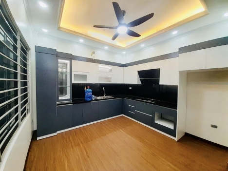 Bán nhà Bồ Đề.Lô góc,55m,6Tầng, thang máy gara ôtô, nhỉnh 9Tỷ.