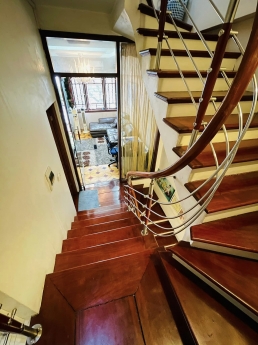 Bán gấp nhà Nguyễn Văn Cừ DT60  nhà5 tầng MT 4m giã 4.9 tỷ Long Biên