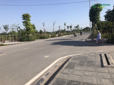 chỉ 1ty2 có ngay mảnh đât tại đông anh , đường rộng 3m ngay cạnh trường học