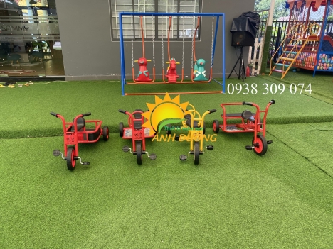 Xích đu sắt 3 con thú dành cho bé