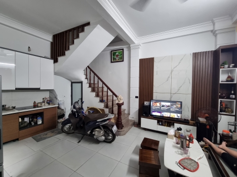 Nhà cực đẹp tại Mỹ Đình 35m2 4 tầng 4.15 tỷ - Sân trước nhà cực rộng