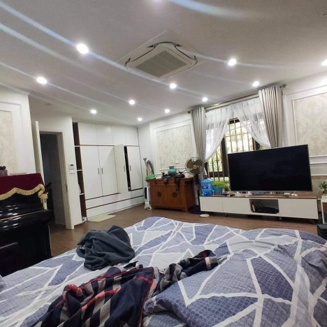 LÔ GÓC, Ô Tô, kinh doanh- Nguyễn Chí Thanh 91m x 4 tầng, MT 10 m, giá 17 tỷ