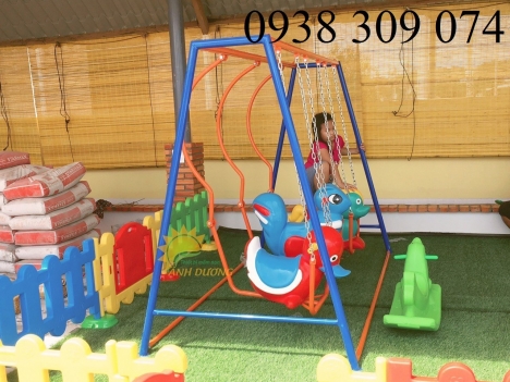 Xích đu sắt 3 con thú dành cho bé