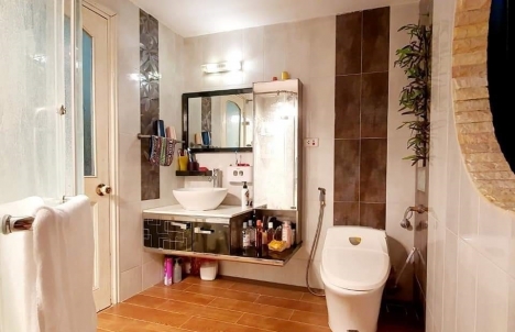 Mặt tiền rộng, Mặt Phố, Nghi Tàm 105 m x 4 tầng, MT8, giá 26 tỷ.