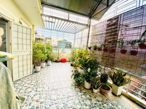 Nhà phố Bắc Cầu cực đẹp, tặng full nội thất, 56 m2, 4T, giá chỉ 3,3 tỷ.