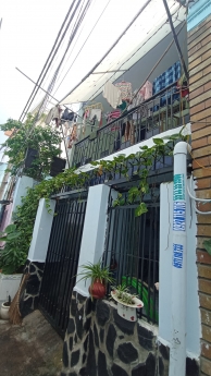 Bán gấp nhà hẻm Lạc Long Quân, P5, Quận 11.