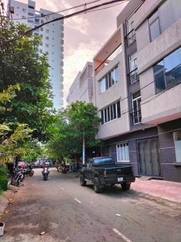 BÁN NHÀ MẶT TIỀN 80M2 NGAY KHU TÊN LỬA, DÒNG TIỀN 17TR/THÁNG