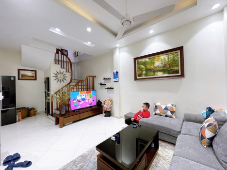 BÁN NHÀ HOÀNG MAI , NGÕ 3 GÁC NÔNG, GẦN ĐƯỜNG ÔTÔ, 42M, 3.3 TỶ