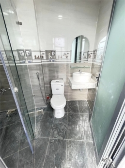 Bán nhà Quận 7 , 21m2 , 5 tầng , Lô gốc 2MT , Hoàng Trọng Mậu , chỉ 3tỷ59