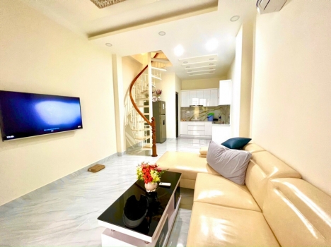 BÁN NHÀ HẺM đường Lê Lai, P.Bến Thành, Q.1