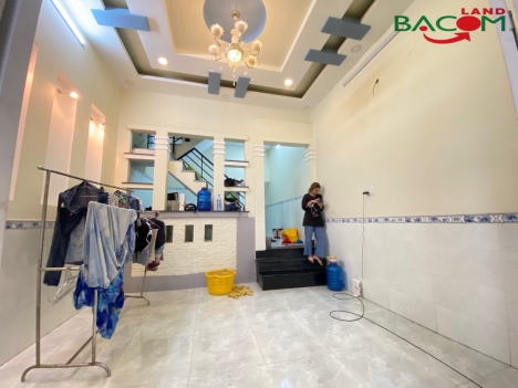 Duy nhất căn nhà 1 Trệt 1 Lầu đẹp đường oto nhỏ SHR,thổ cư 100% P.Tân Tiến chỉ 2tỷ590