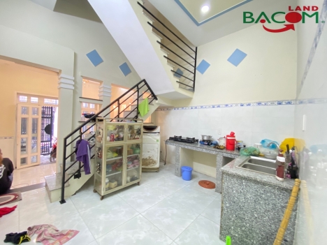 Duy nhất căn nhà 1 Trệt 1 Lầu đẹp đường oto nhỏ SHR,thổ cư 100% P.Tân Tiến chỉ 2tỷ590