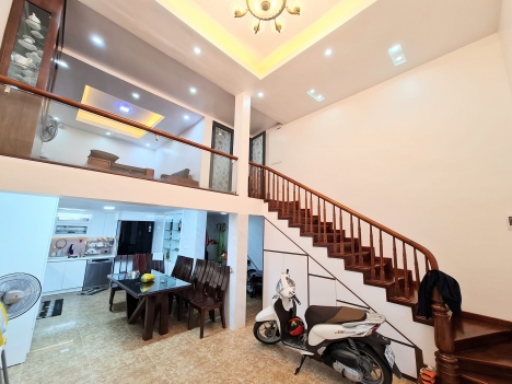 Bán nhà chính chủ phố Quan Nhân - Ngõ rộng gần phố,thông các ngả - Nhà mới full nội thất 50m x 5T