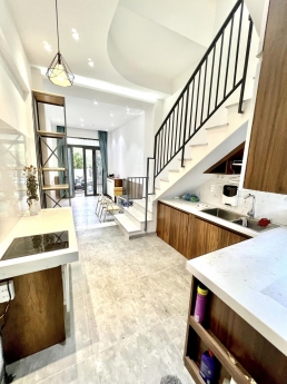 NHÀ MỚI ĐẸP, SÁT HẺM XE HƠI, 27M3, 4 TẦNG KIÊN CỐ, NHỈNH 5 TỶ TL