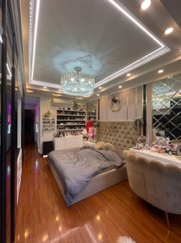 SIÊU ĐẲNG CẤP-NỘI THẤT ANANI 
GARA Ô TÔ 7 TẦNG THANG MÁY  VỊ TRÍ ĐẸP Ở TUYỆT.  CHỈ NHỈNH 10 Tỷ