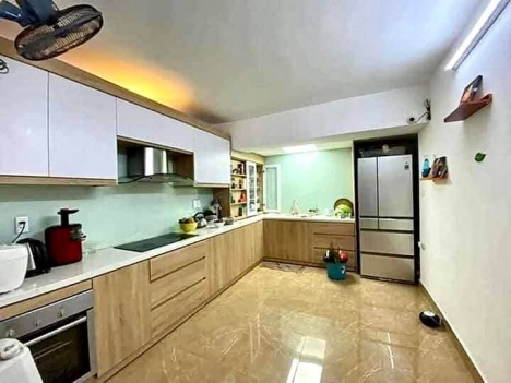 BÁN NHÀ NGỌC LÂM - LONG BIÊN - DT 30 M2 X 5T - 2 TỶ 5 - TẶNG ĐỦ NỘI THẤT - VỀ Ở LUÔN