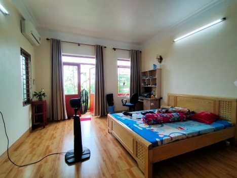 Nhà Phường Thạch Bàn phân lô, vỉa hè, KD, 90 m2, MT 6 m, chỉ 14 tỷ.