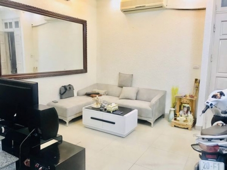Bán nhà giá rẻ Phố Trương Định 28m2- 4 tầng- 2.9 tỷ ngõ rộng thoáng.HIẾM